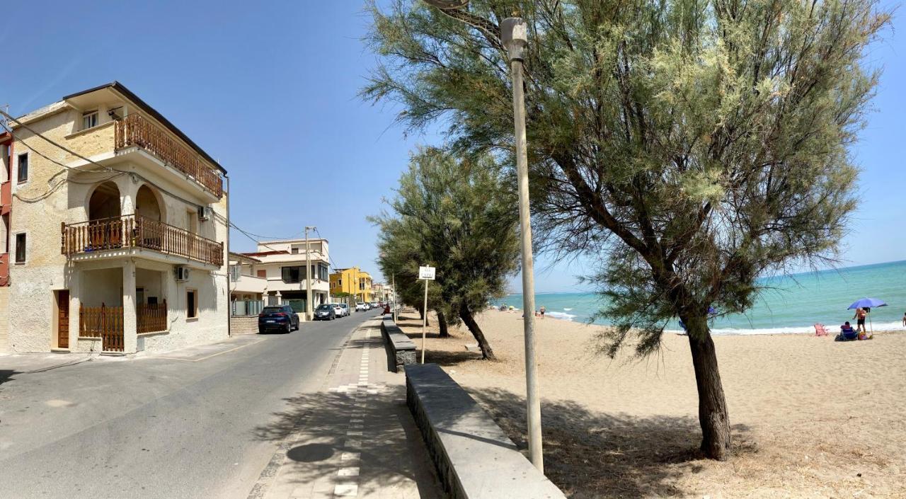 Noemi Holiday House Agnone Bagni Esterno foto