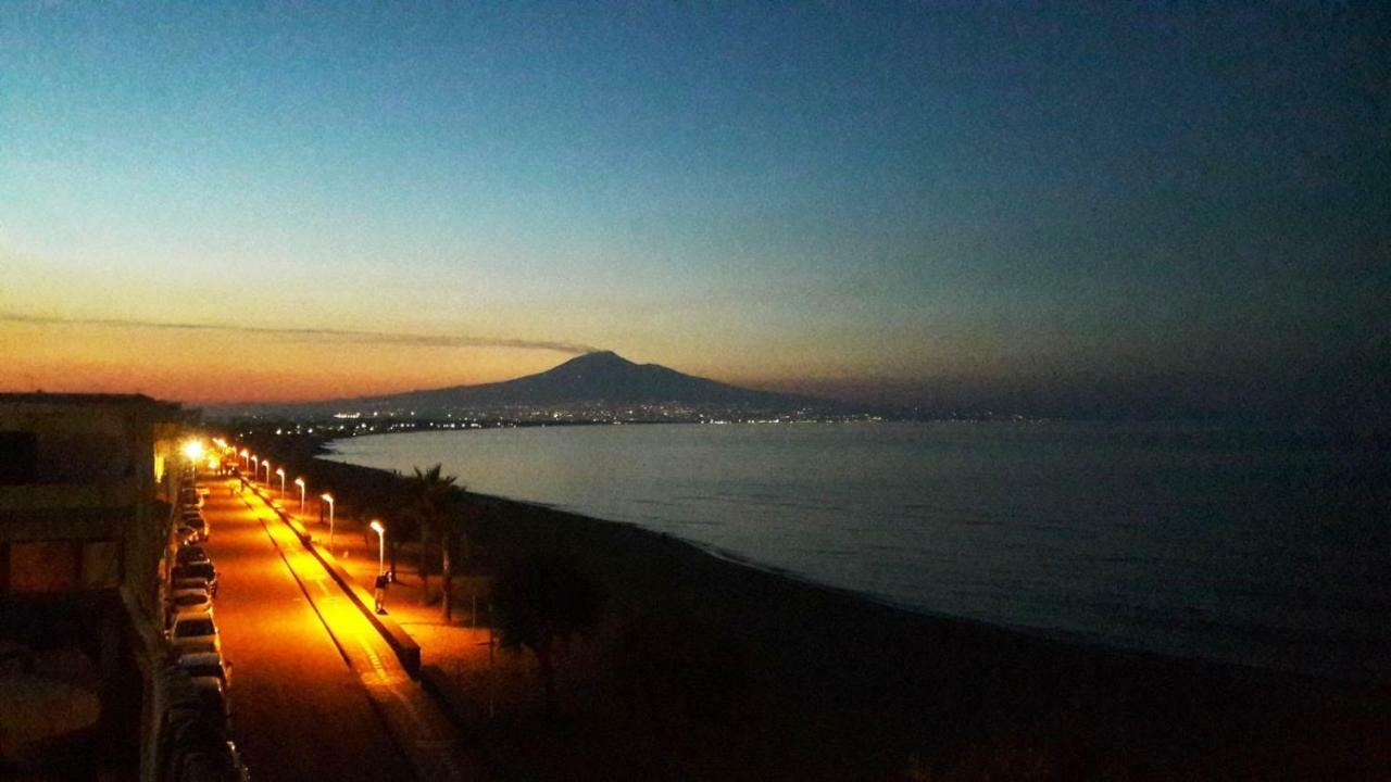 Noemi Holiday House Agnone Bagni Esterno foto
